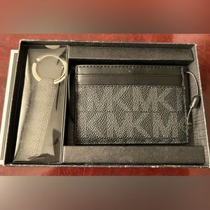 Michael Kors Cardholder and Keychain